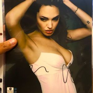 Angelina Jolie signed (Rp) ✍🏼